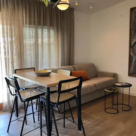 - Apartmant For 2, Balcony, Sun And *