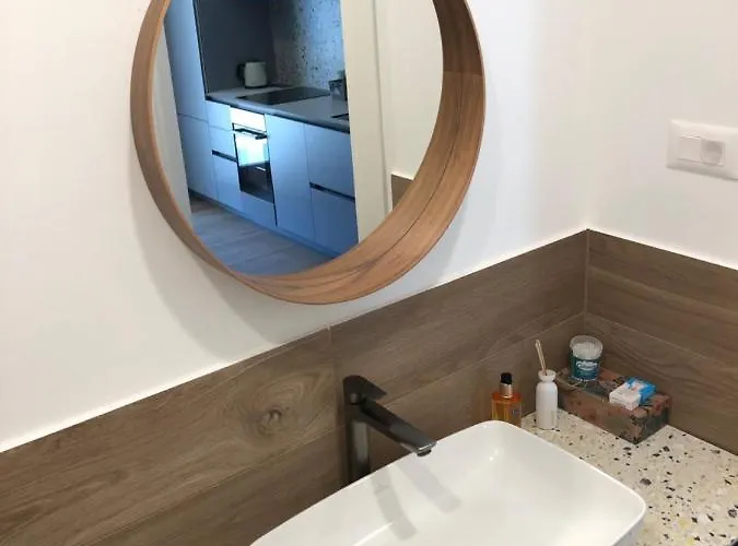 - Apartmant For 2, Balcony, Sun And شقة