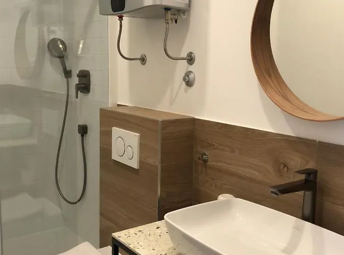 - Apartmant For 2, Balcony, Sun And شقة *