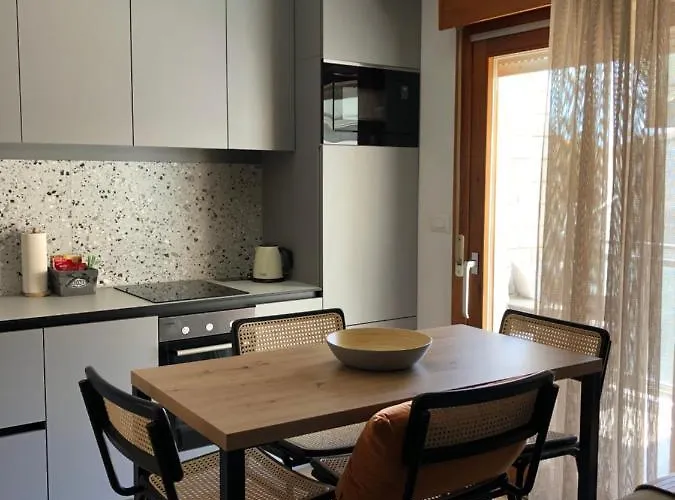 아파트 - Apartmant For 2, Balcony, Sun And